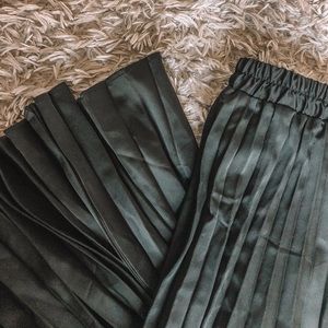 Black accordion a-line skirt
